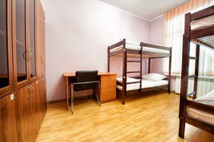 Хостел Pallet Hostel. Место в женском 4-местном номере  3