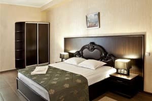 Верховина на Петропавловской 9