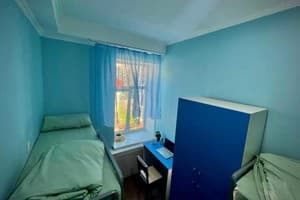 Хостел on Universytet. Место в мужском 6-местном номере  2